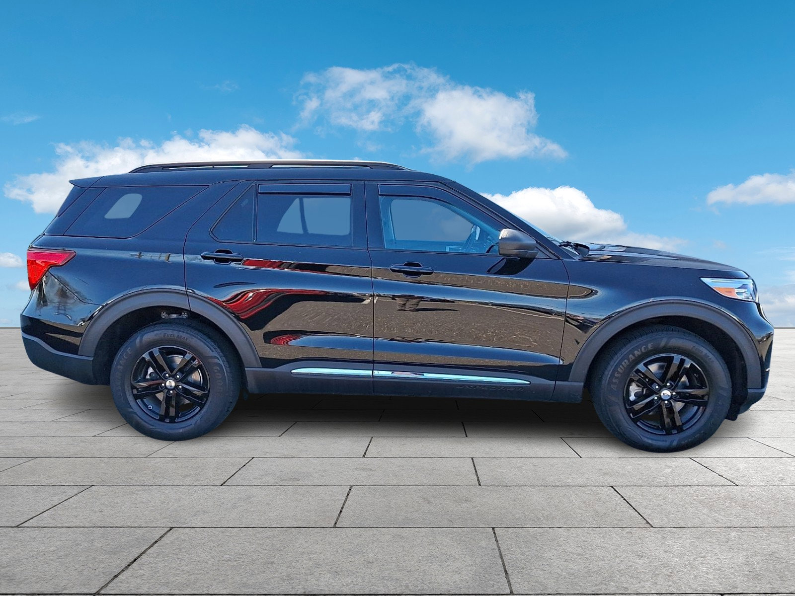 Certified 2021 Ford Explorer XLT image 7