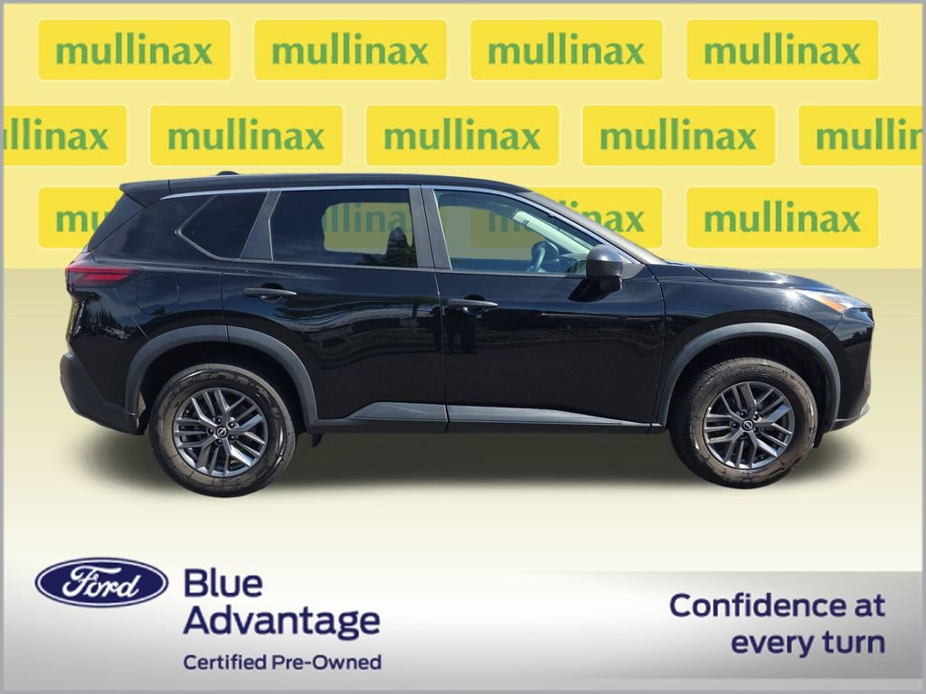 Used 2023 Nissan Rogue S AWD/4WD image 2