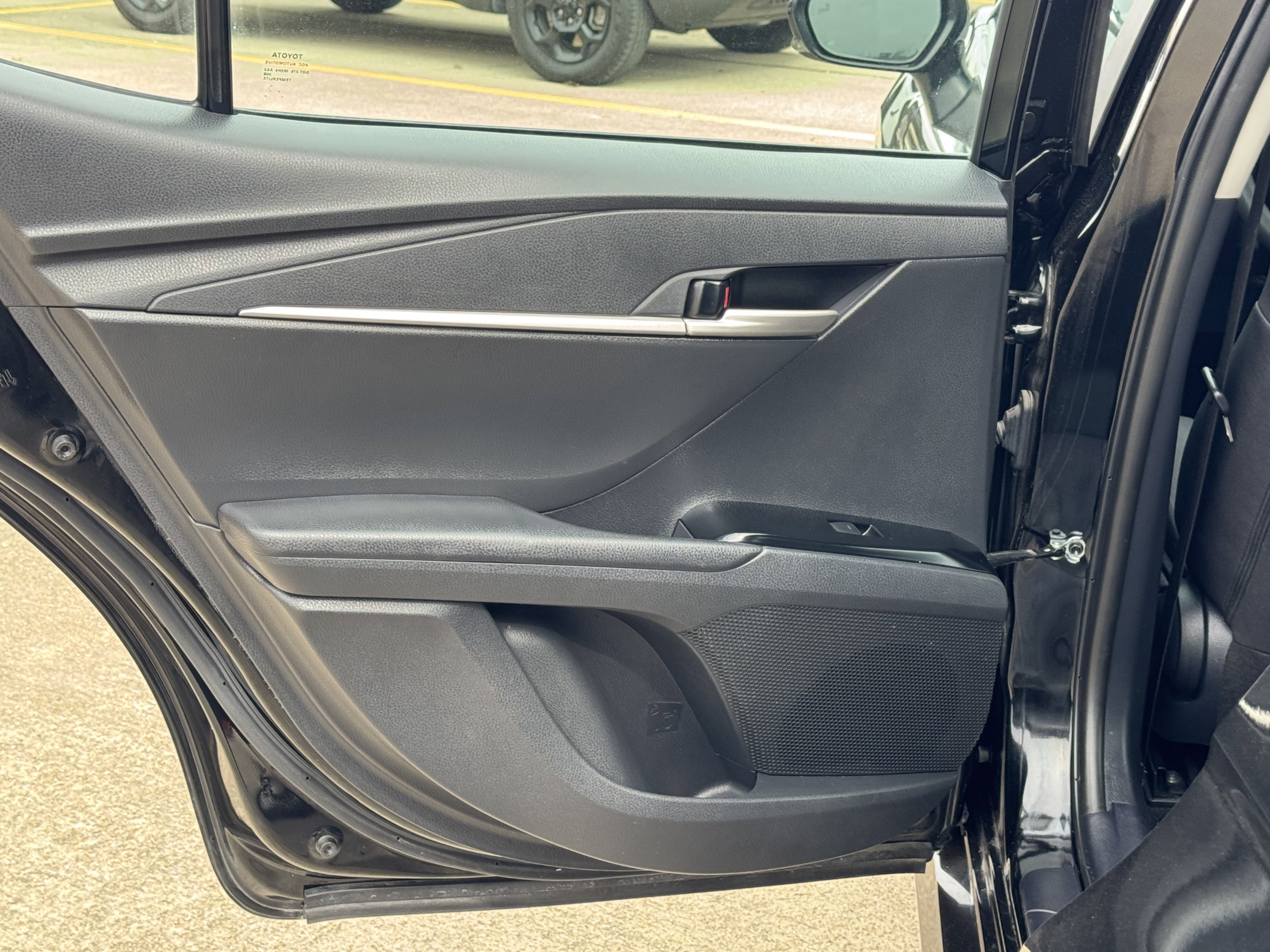 Used 2025 Toyota Camry LE image 13