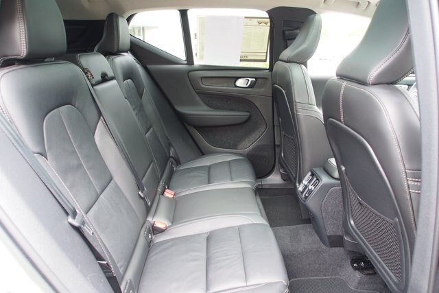 Used 2023 Volvo XC40 B5 Plus AWD/4WD image 14