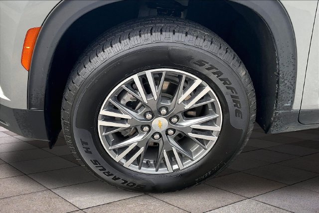 Used 2025 Chevrolet Traverse LT AWD/4WD image 10