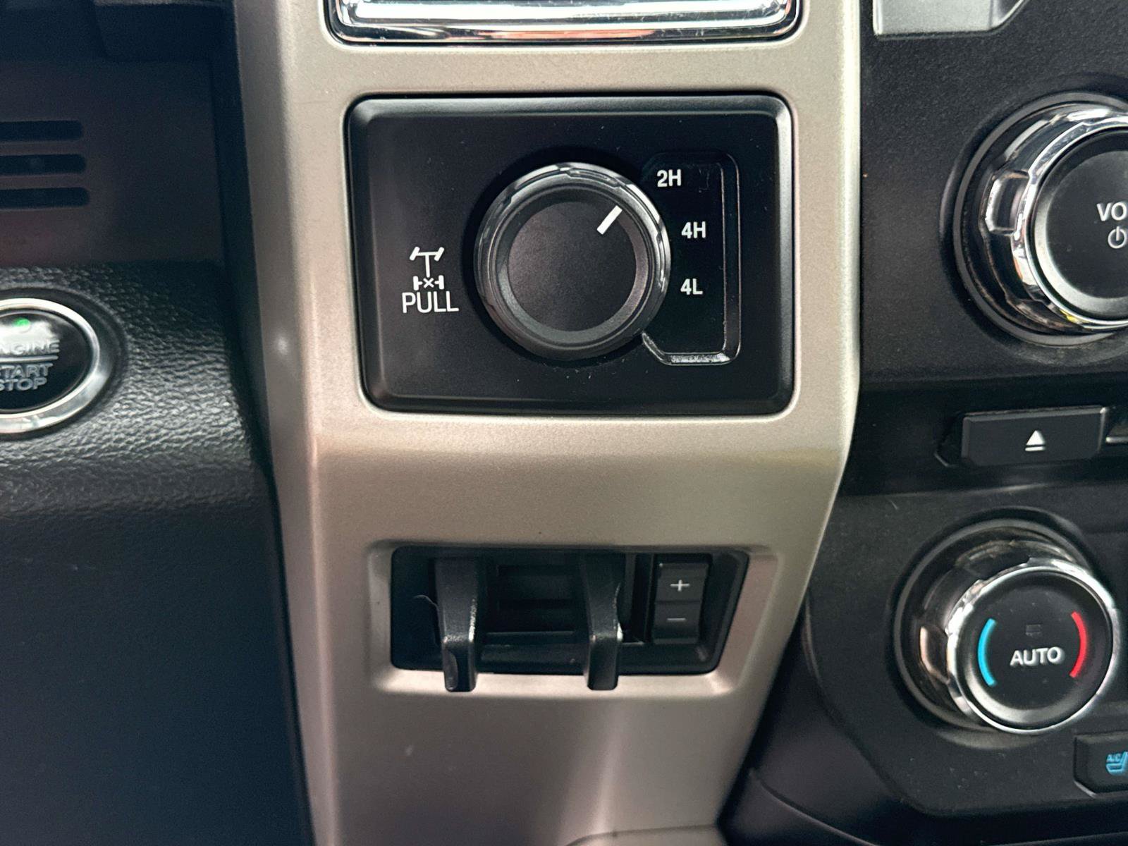 Certified 2017 Ford F250 Lariat w/ Lariat Ultimate Package AWD/4WD image 13