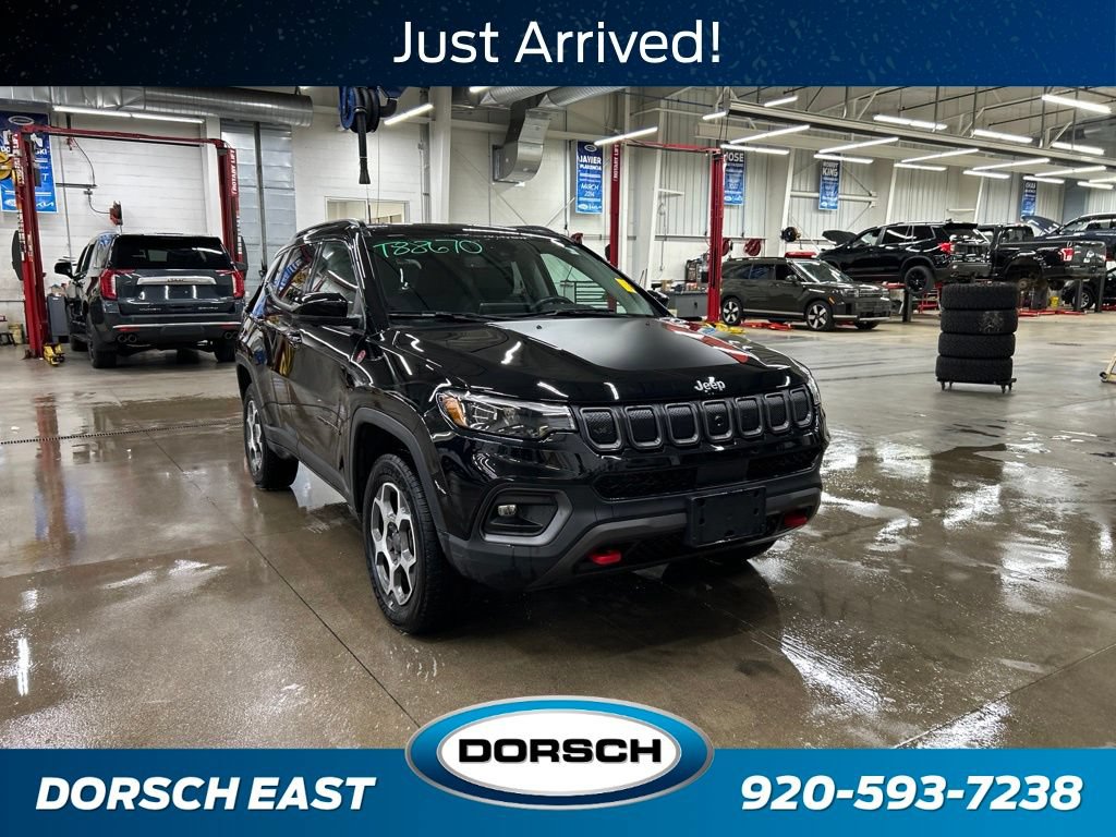 Used 2022 Jeep Compass Trailhawk w/ Trailhawk Elite Group AWD/4WD image 2