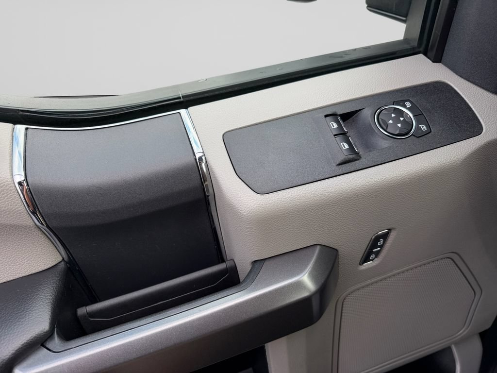 Certified 2022 Ford F350 XLT RWD image 16