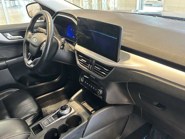 Certified 2024 Ford Escape Platinum AWD/4WD image 28