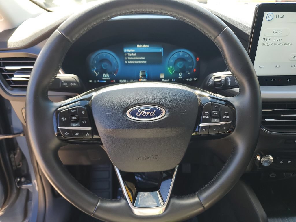 Certified 2024 Ford Escape Platinum AWD/4WD image 19