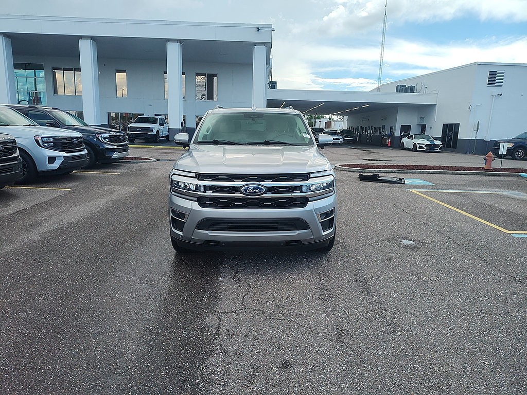 Certified 2022 Ford Expedition Limited AWD/4WD image 3