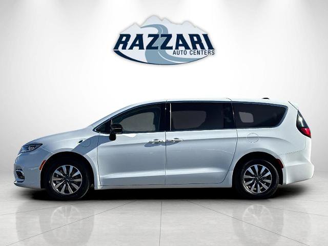 Used 2024 Chrysler Pacifica Limited FWD image 6