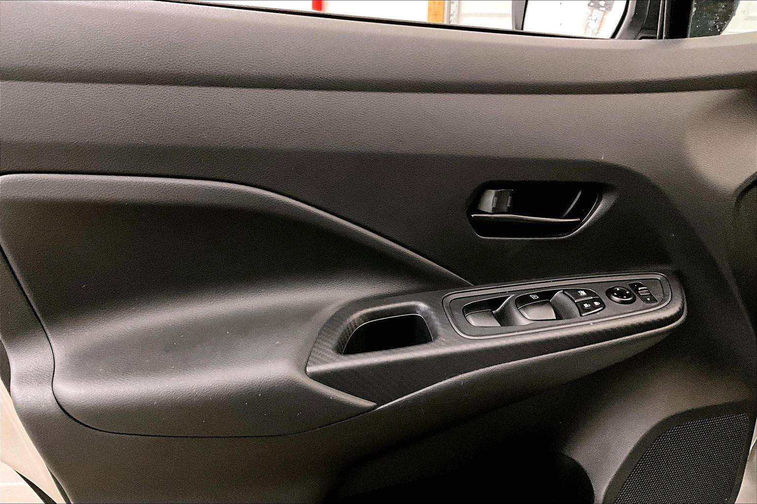 Used 2024 Nissan Versa S w/ Trunk Package image 22