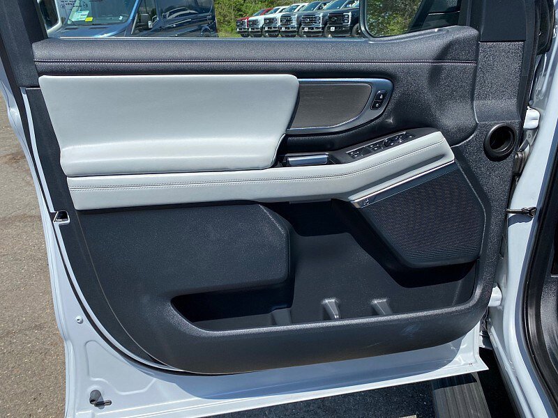 Certified 2025 Ford Expedition Platinum AWD/4WD image 25