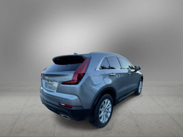 Used 2023 Cadillac XT4 Luxury w/ Cold Weather Package AWD/4WD image 9