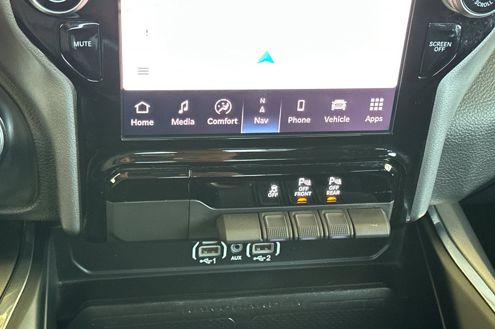 Used 2025 RAM 1500 Laramie AWD/4WD image 21