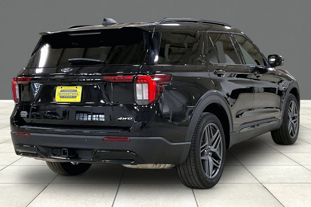 Certified 2025 Ford Explorer ST-Line w/ ST-Line Street Pack AWD/4WD image 12