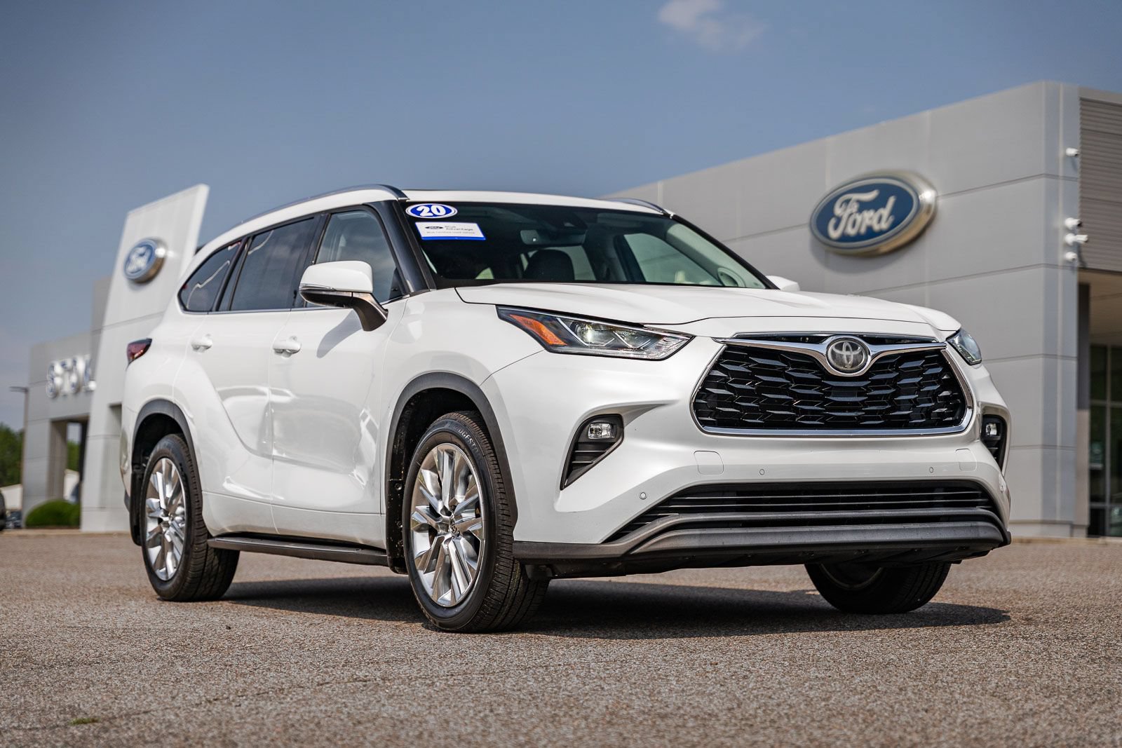 Used 2020 Toyota Highlander Limited FWD image 1