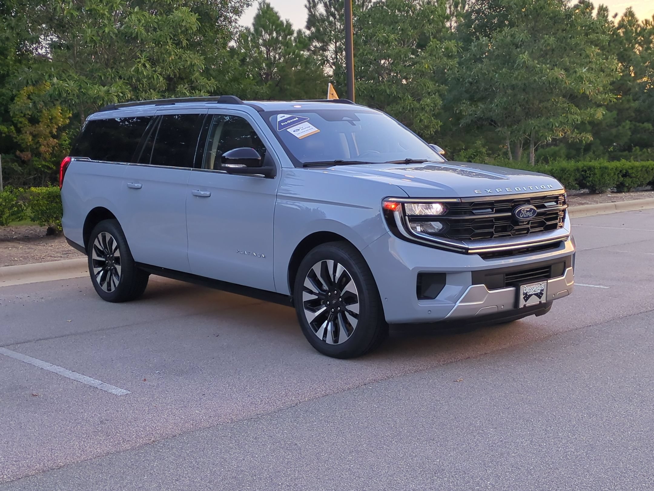 Certified 2025 Ford Expedition Max Platinum w/ Driver's Package AWD/4WD image 2