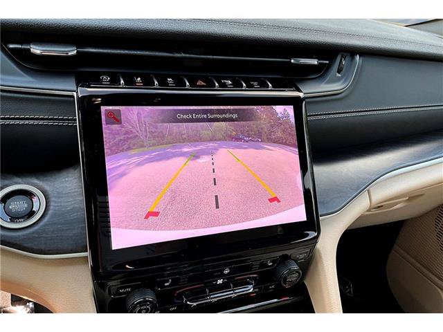Used 2023 Jeep Grand Cherokee Limited RWD image 16