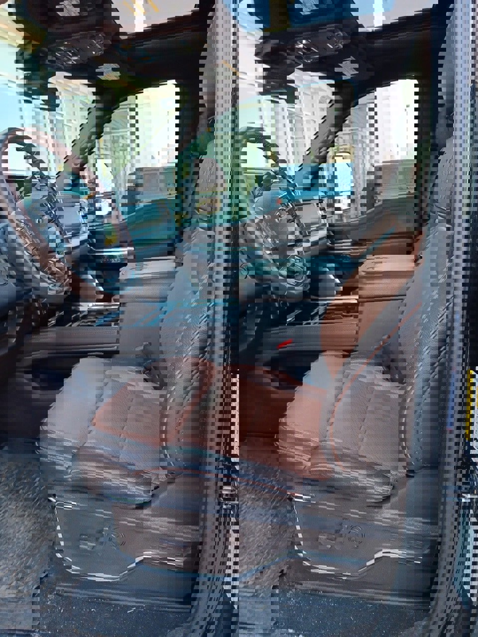 Certified 2025 Ford F350 King Ranch w/ Chrome Package image 9