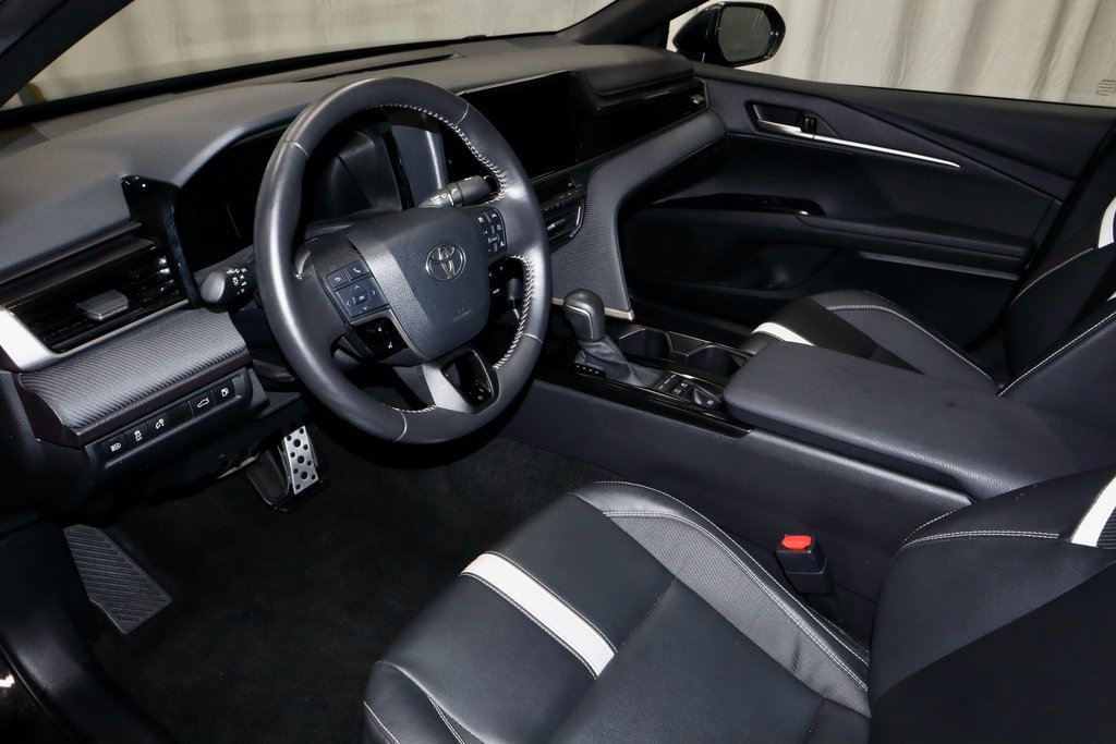 Used 2025 Toyota Camry SE image 24