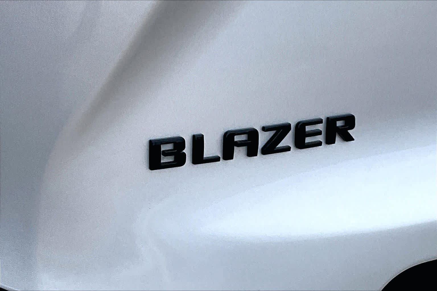 Used 2022 Chevrolet Blazer RS w/ Driver Confidence II Package FWD image 10