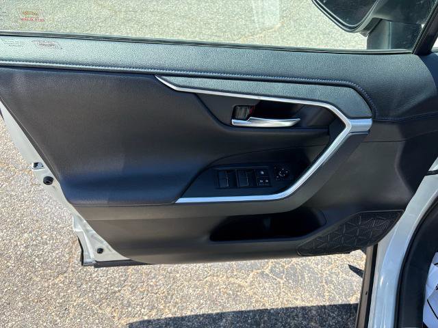 Used 2021 Toyota RAV4 XSE AWD/4WD image 9
