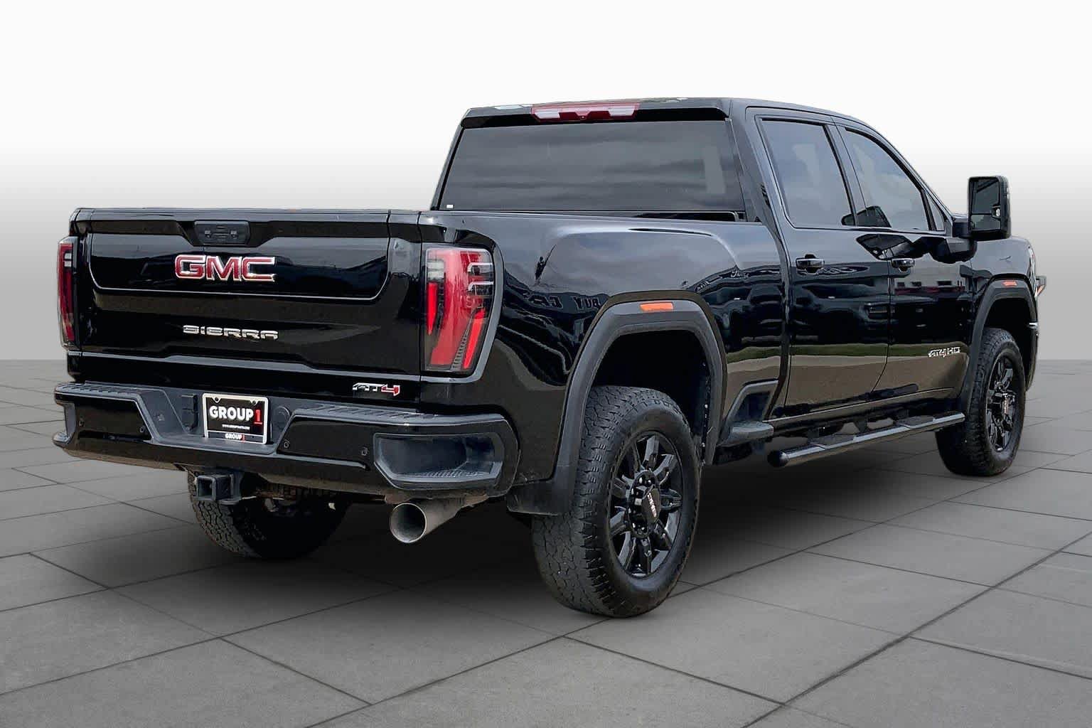 Used 2025 GMC Sierra 2500 AT4 AWD/4WD image 13
