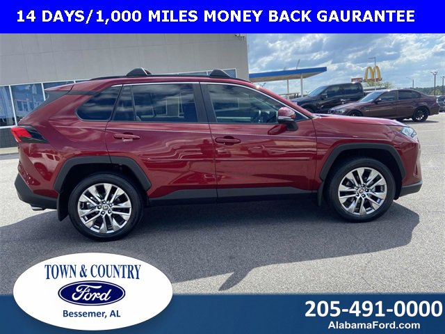 Used 2021 Toyota RAV4 XLE Premium image 2