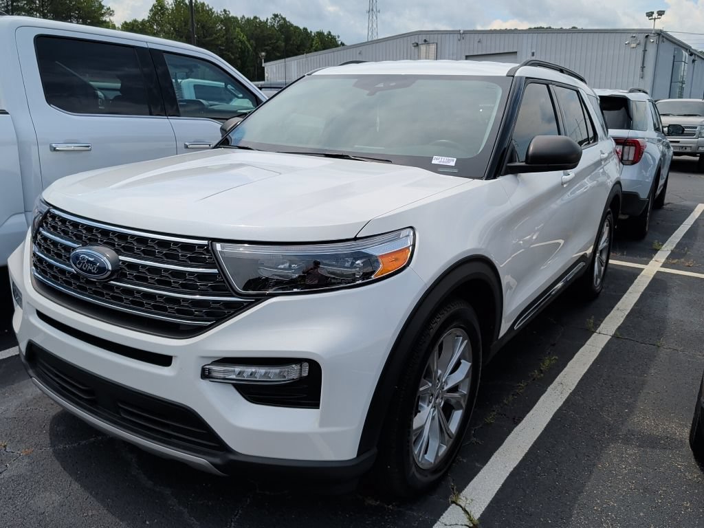 Certified 2024 Ford Explorer XLT w/ Equipment Group 202A RWD image 2