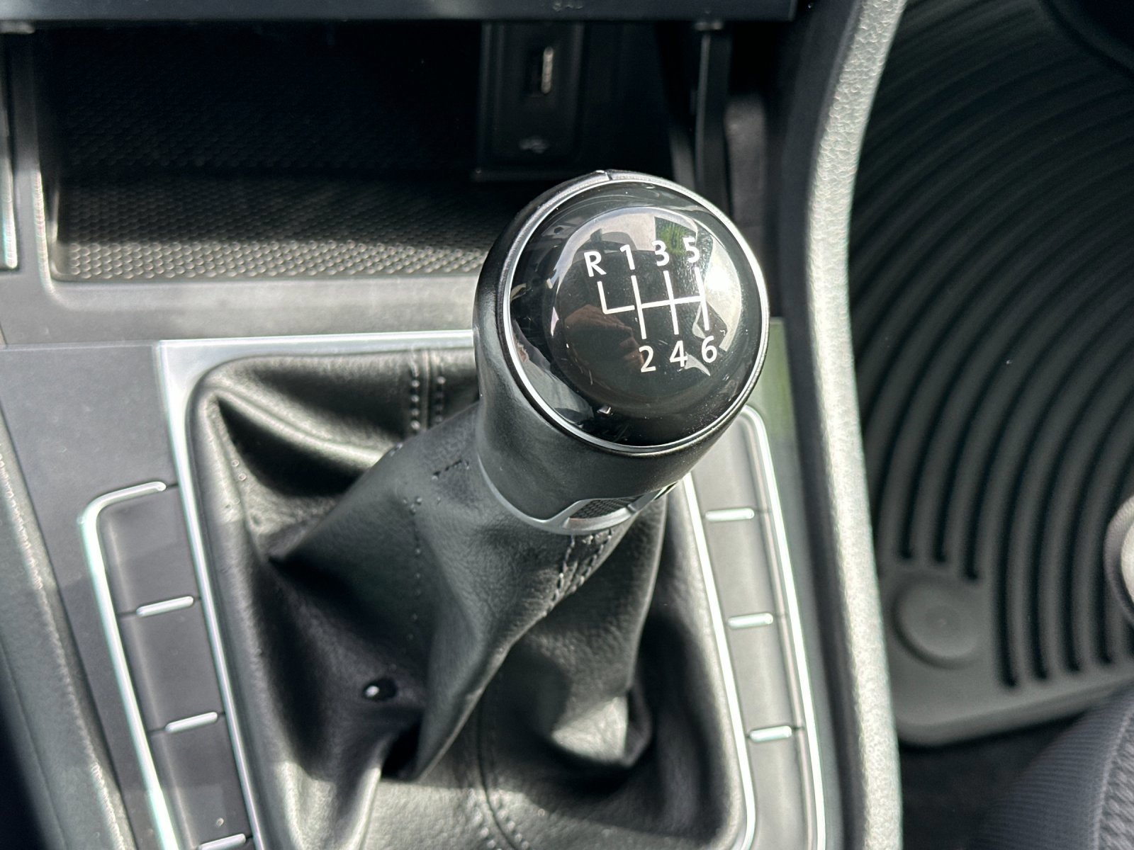 Used 2019 Volkswagen Golf image 19