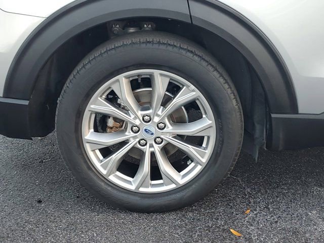Certified 2023 Ford Explorer XLT w/ Equipment Group 202A image 7