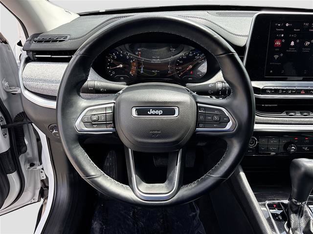 Used 2022 Jeep Compass Latitude w/ Sun and Sound Group AWD/4WD image 12