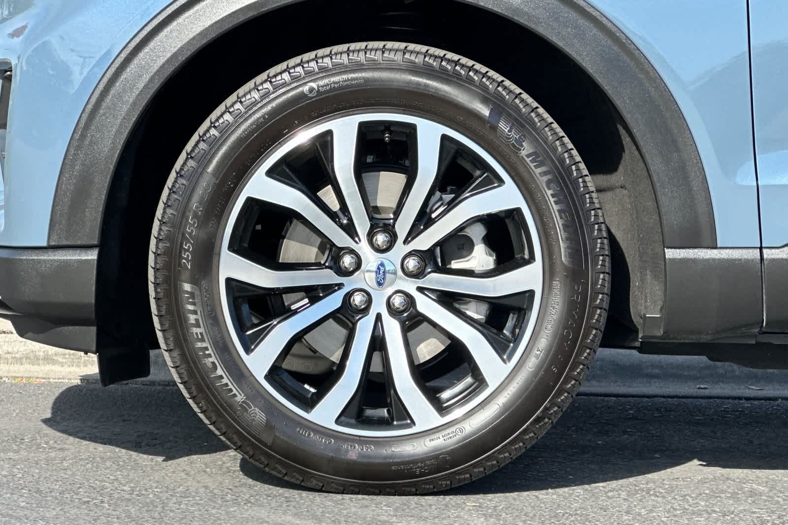 Certified 2025 Ford Explorer ST-Line AWD/4WD image 27