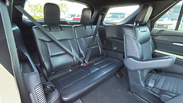 Certified 2025 Ford Explorer ST-Line w/ Premium Package RWD image 14