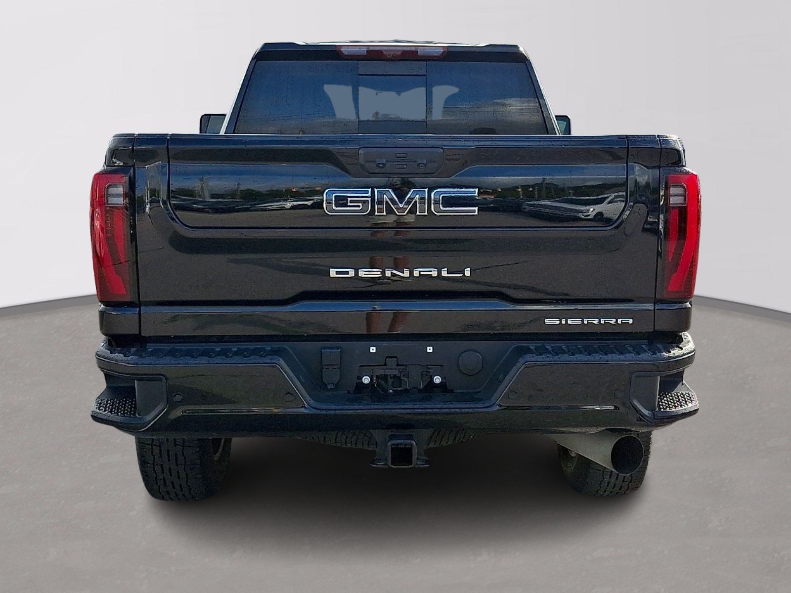 Used 2024 GMC Sierra 3500 Denali Ultimate AWD/4WD image 5
