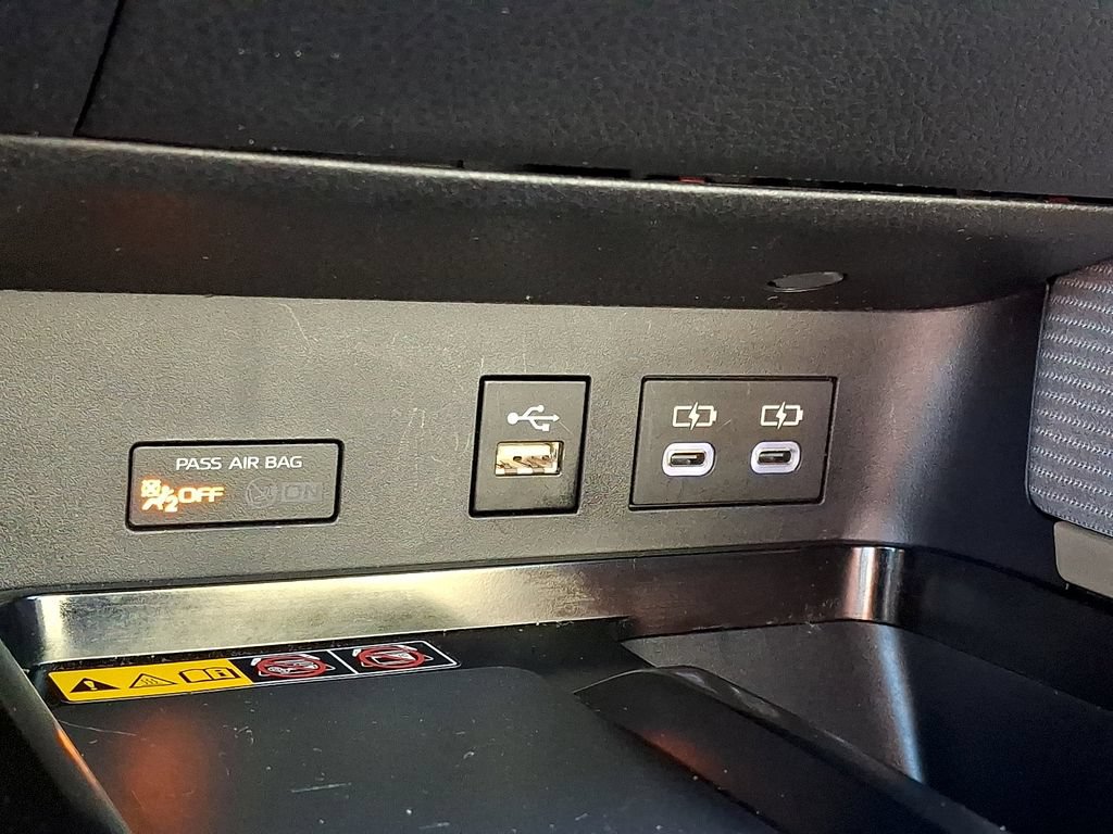 Used 2025 Toyota Camry SE FWD image 23