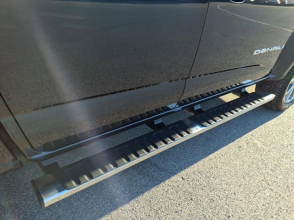 Used 2021 GMC Canyon Denali image 8