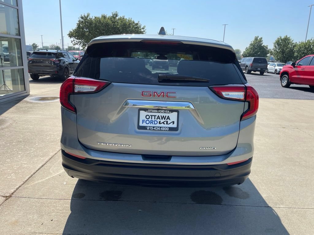 Used 2024 GMC Terrain SLE AWD/4WD image 6