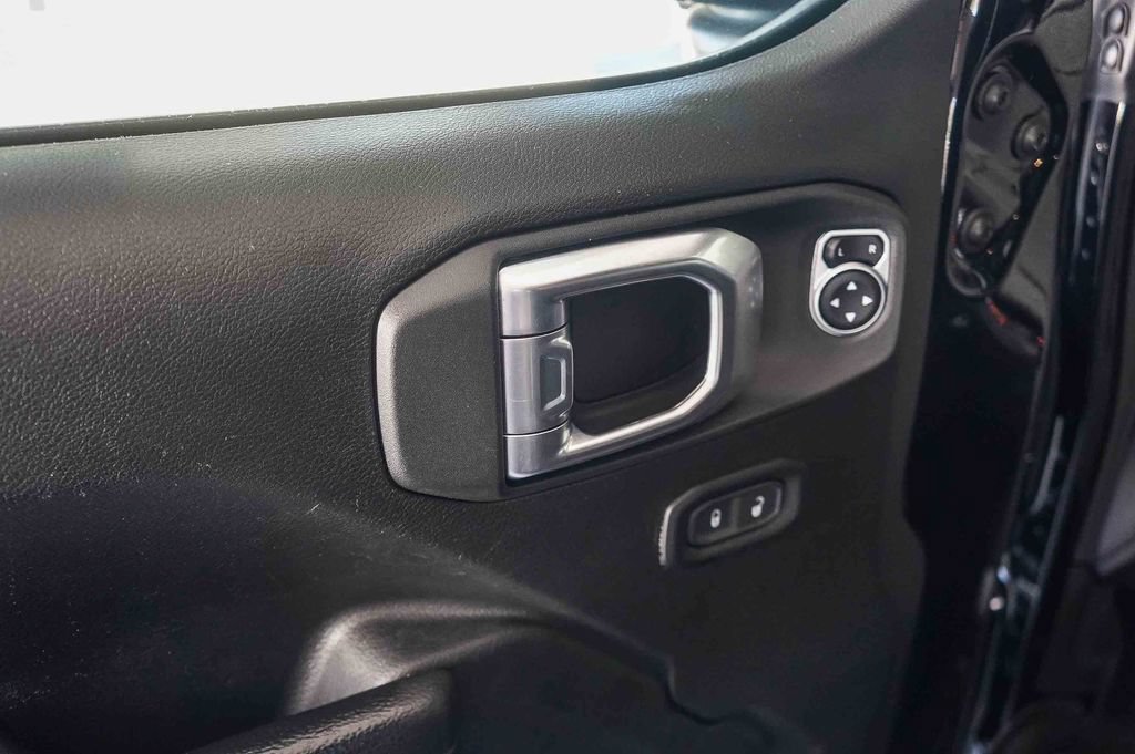 Used 2022 Jeep Wrangler Unlimited Sport AWD/4WD image 22
