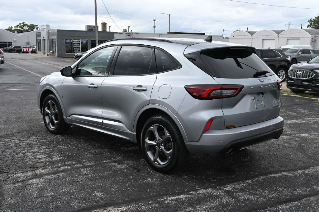 Certified 2024 Ford Escape ST-Line w/ Tech Pack #1 AWD/4WD image 11