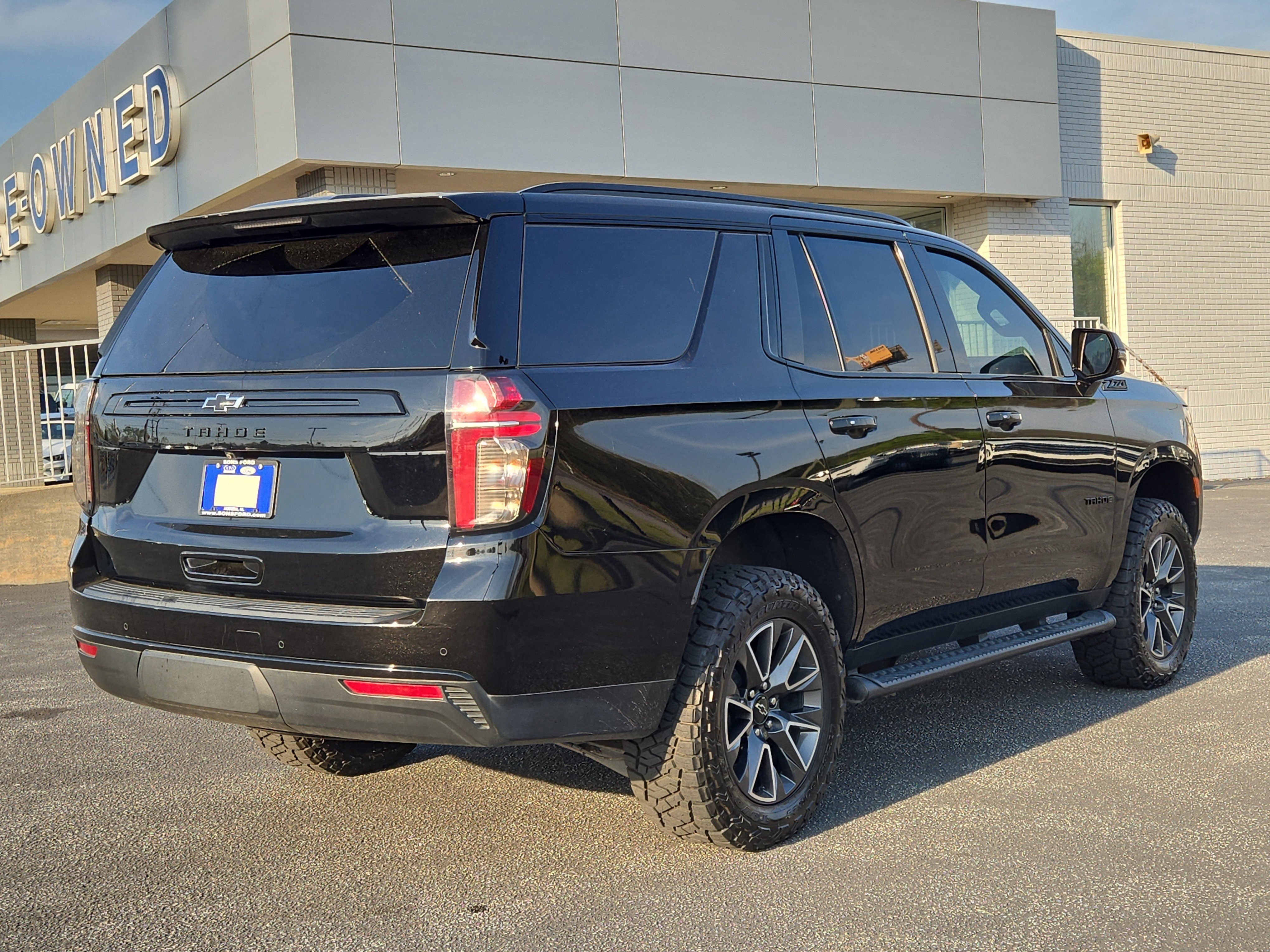 Used 2023 Chevrolet Tahoe Z71 w/ Luxury Package image 4