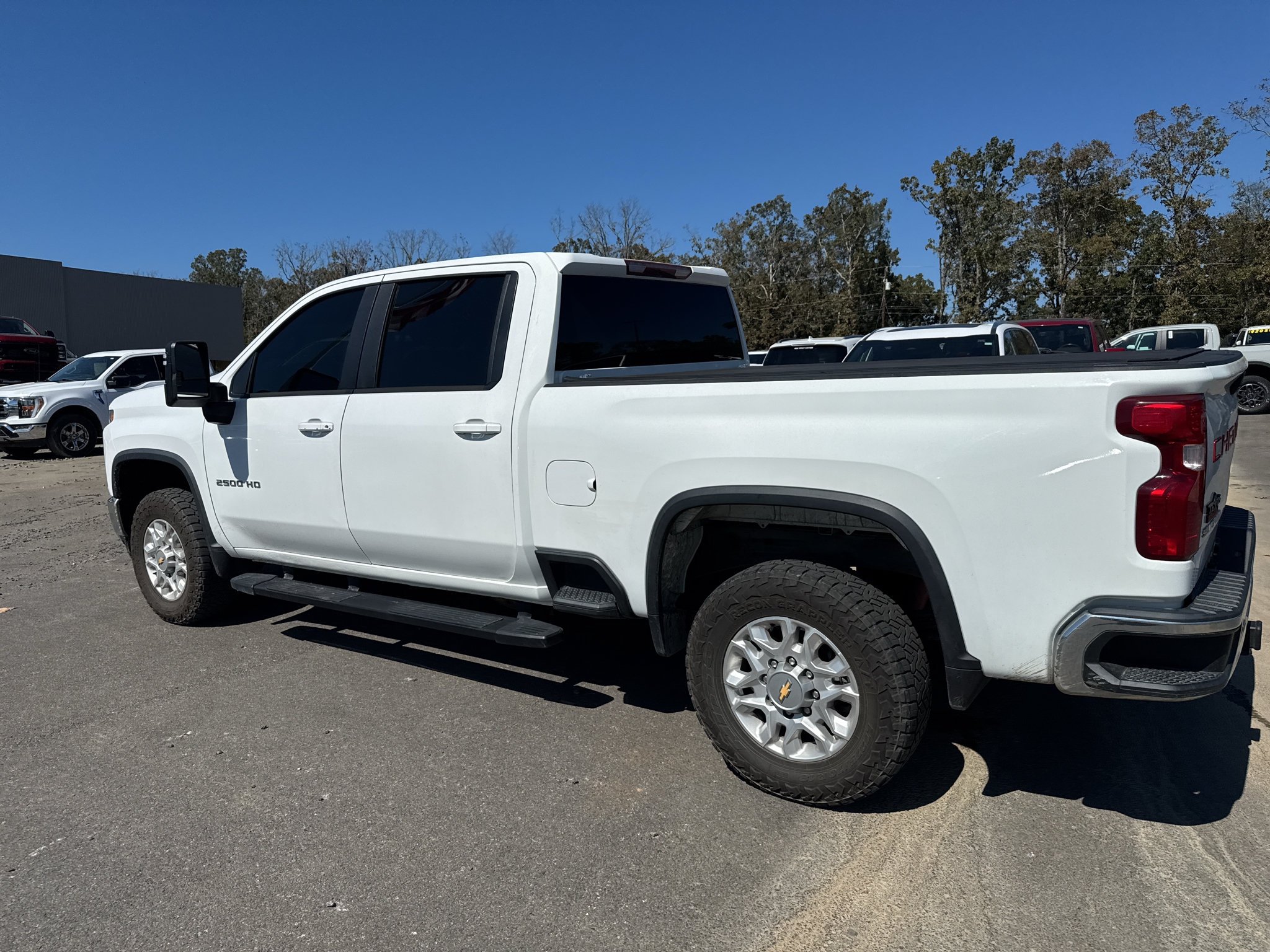 Used 2021 Chevrolet Silverado 2500 LT w/ Z71 Off-Road Package AWD/4WD image 9