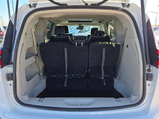 Used 2024 Chrysler Pacifica Limited FWD image 17