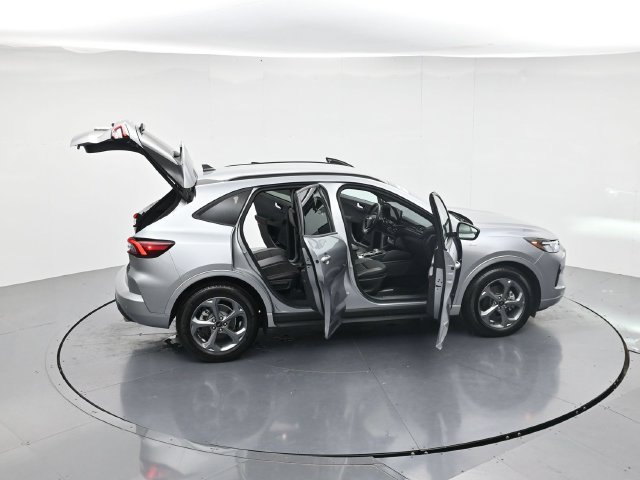 Certified 2023 Ford Escape ST-Line w/ Tech Pack #1 FWD image 44
