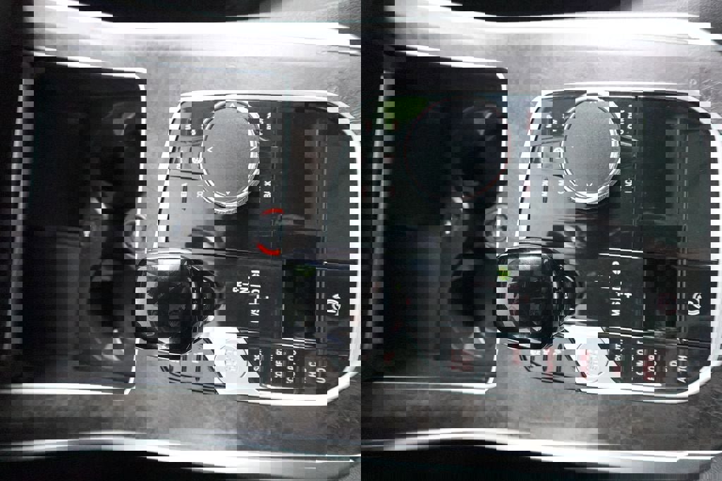 Used 2022 BMW X5 xDrive40i w/ Parking Assistance Package image 22