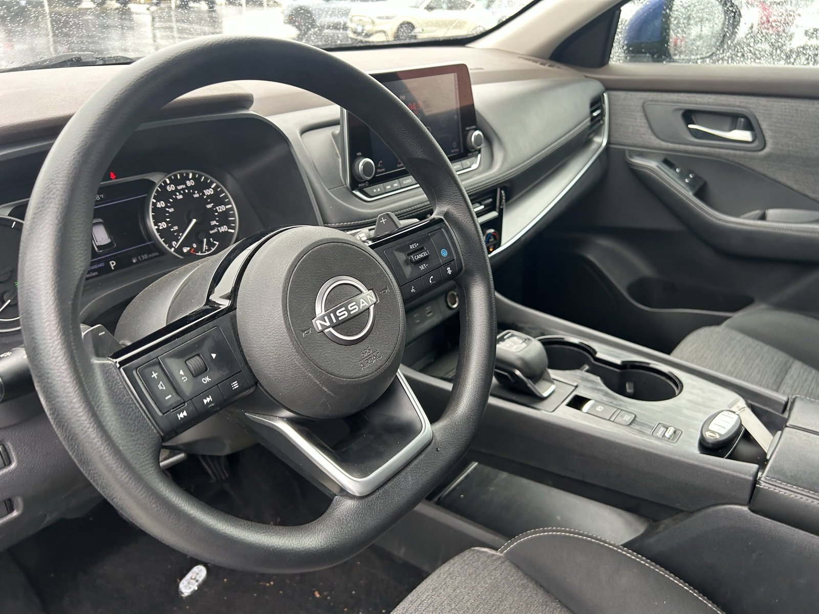 Used 2022 Nissan Rogue SV image 15