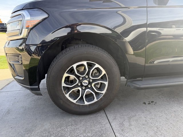 Certified 2024 Ford Expedition Max XLT image 4