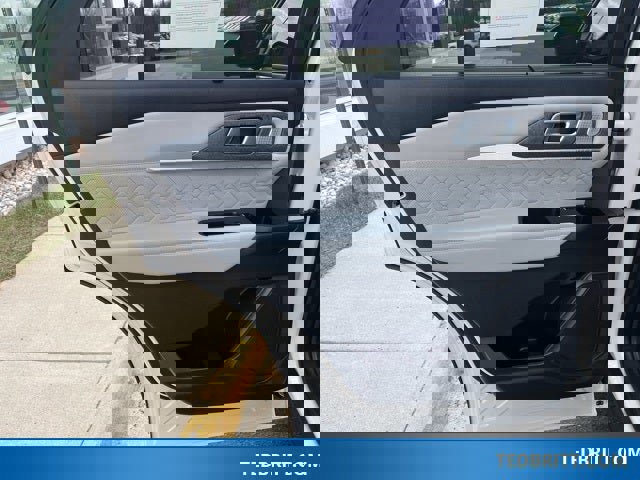 Certified 2025 Ford Explorer Platinum w/ Ultimate Package image 18