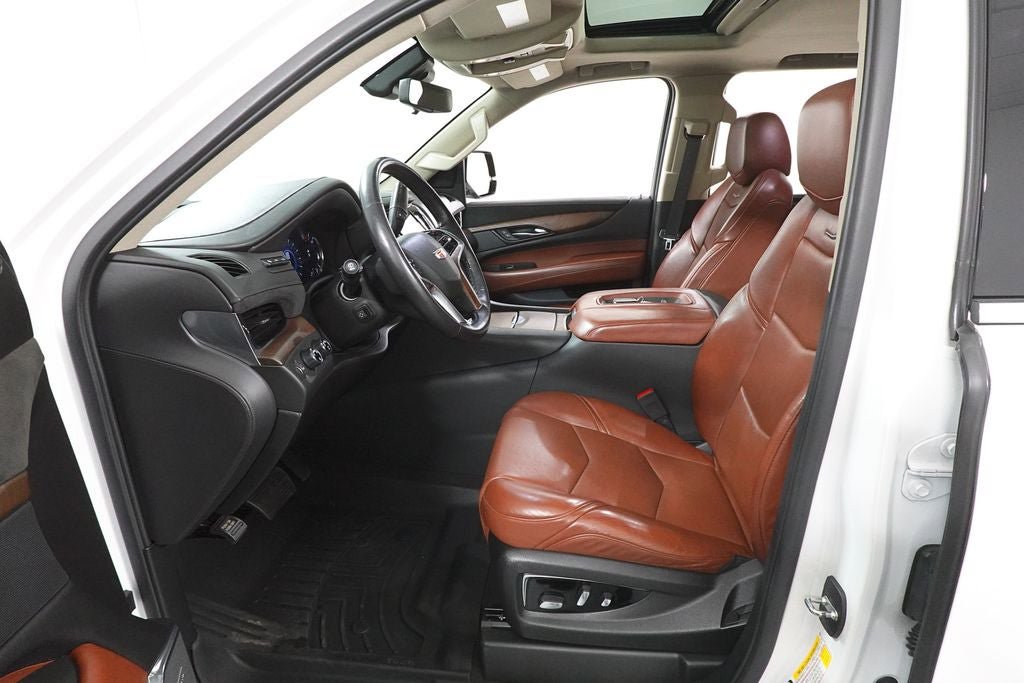 Used 2020 Cadillac Escalade Luxury AWD/4WD image 25