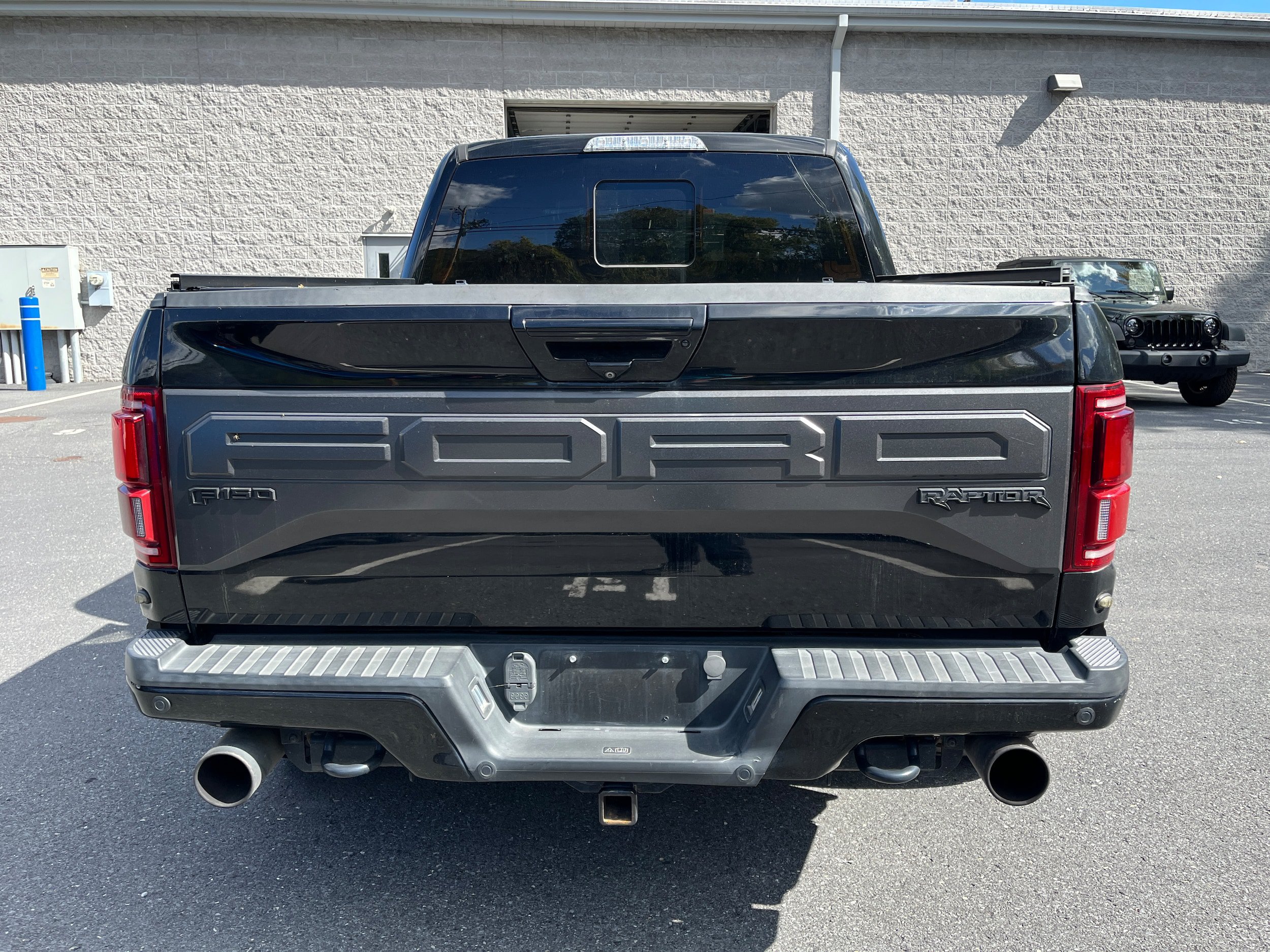 Certified 2018 Ford F150 Raptor w/ Equipment Group 802A Luxury AWD/4WD image 8