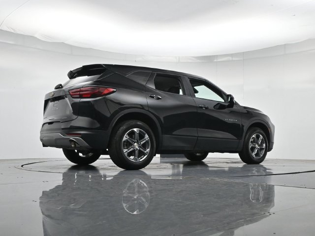Used 2023 Chevrolet Blazer LT w/ Driver Confidence Package FWD image 33