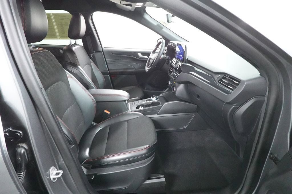 Certified 2025 Ford Escape ST-Line FWD image 29